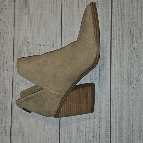 Steve Madden Women's Camryn Suede Booties w/ Block Heels Tan Size 8 - Picture 5 of 14